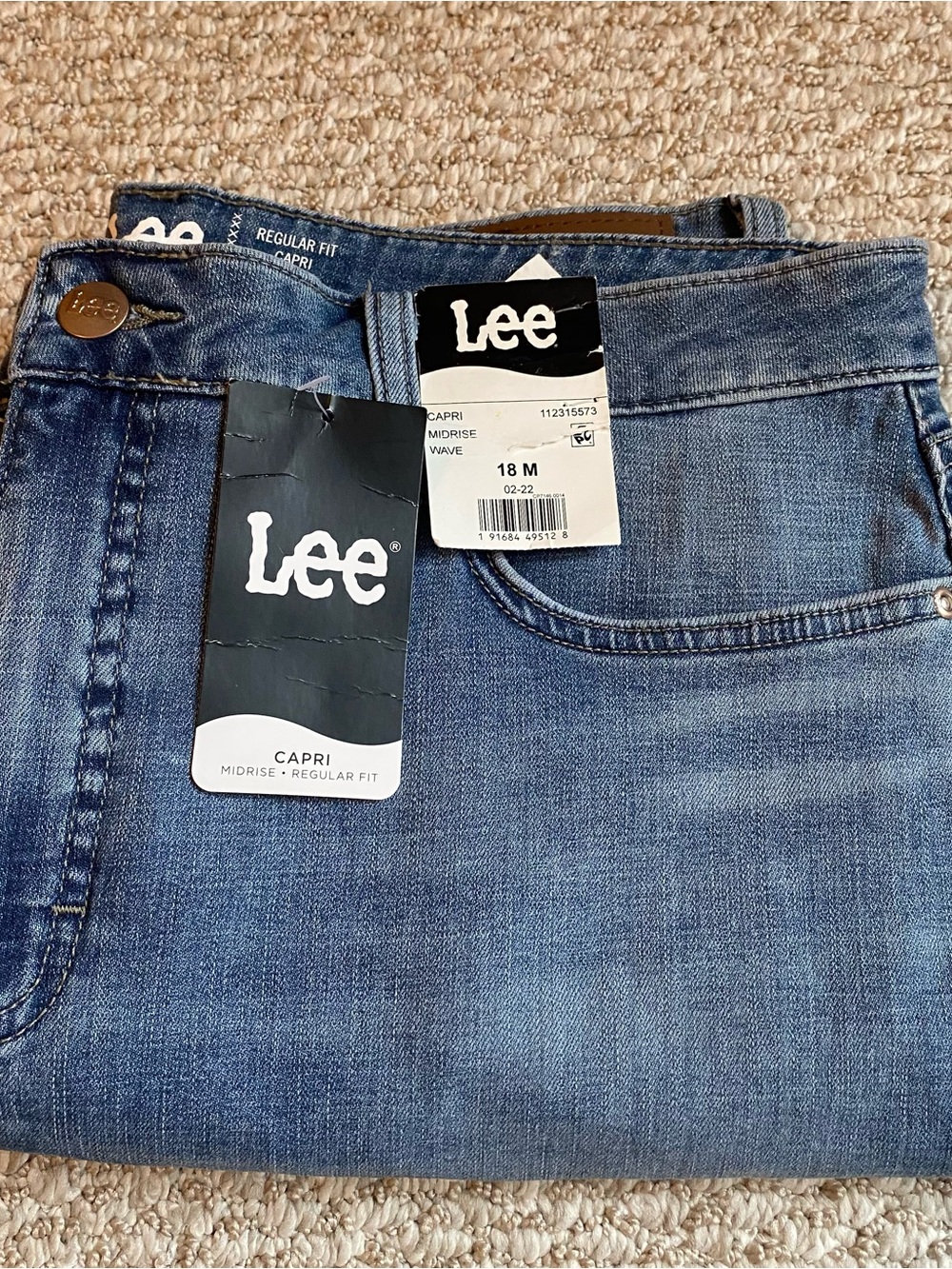 Lee Womens Midrise Capri Jeans in Blue